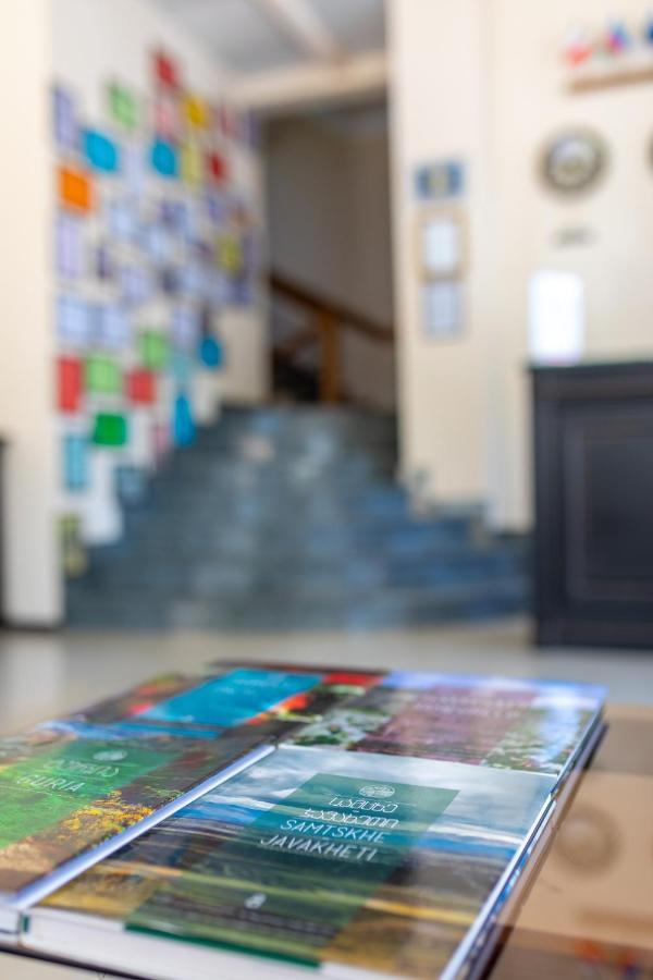 Hotel Phasis Kutaisi Ngoại thất bức ảnh