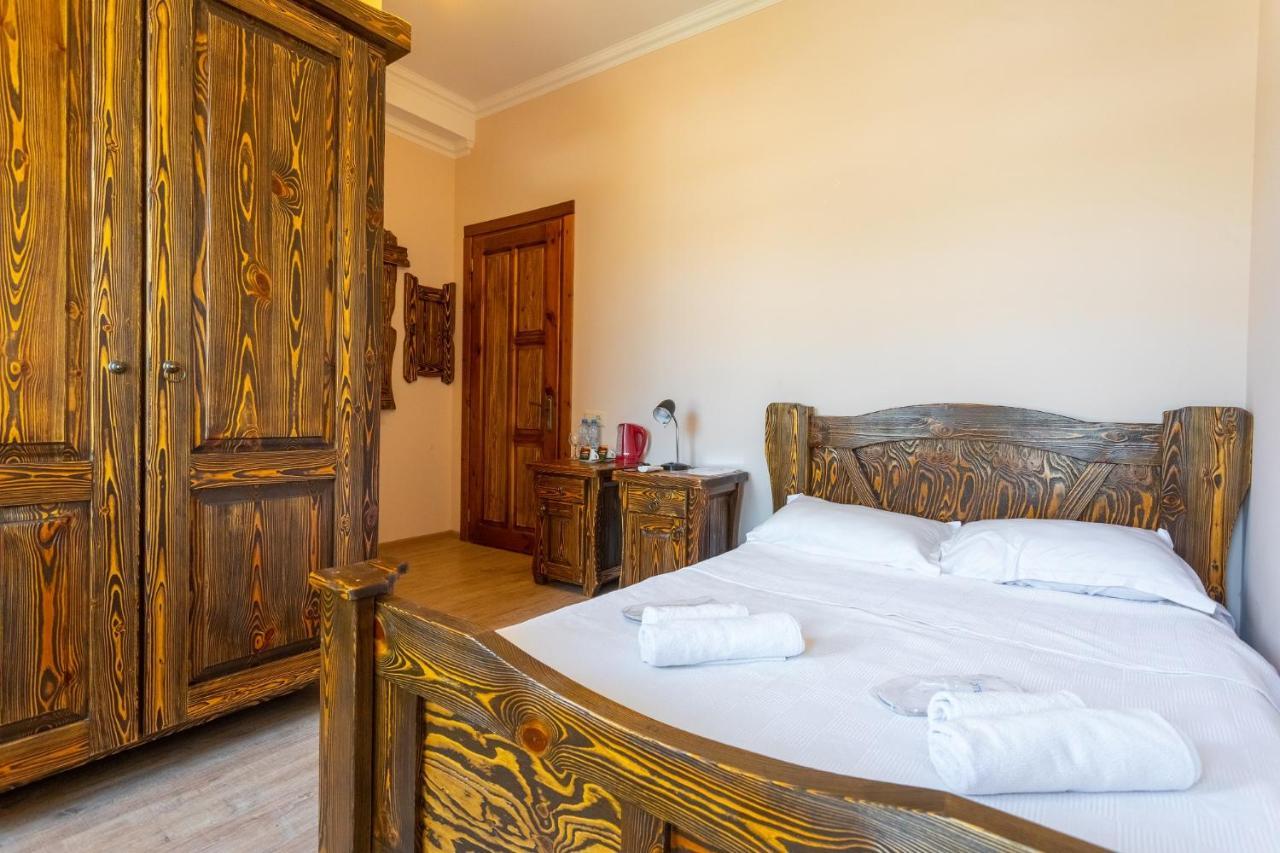 Hotel Phasis Kutaisi Ngoại thất bức ảnh