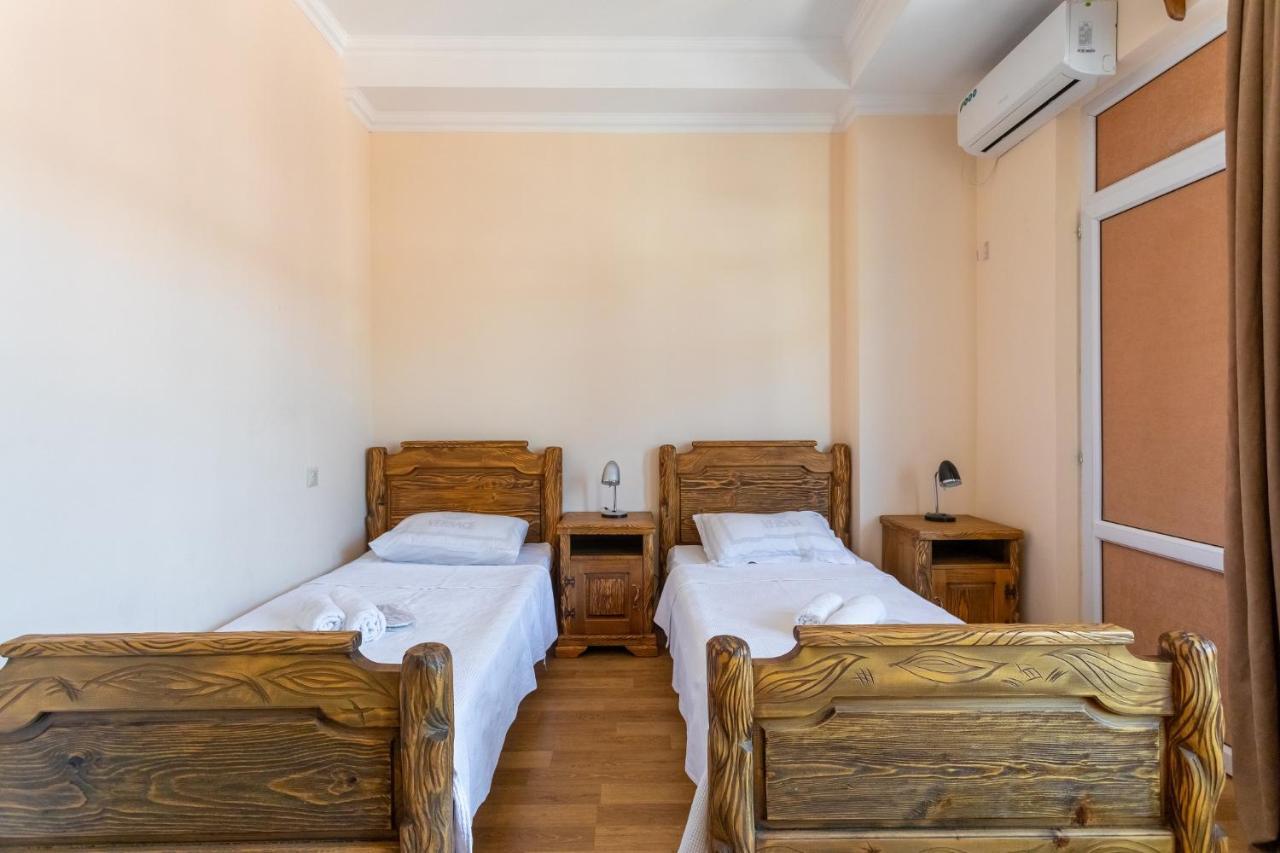 Hotel Phasis Kutaisi Ngoại thất bức ảnh