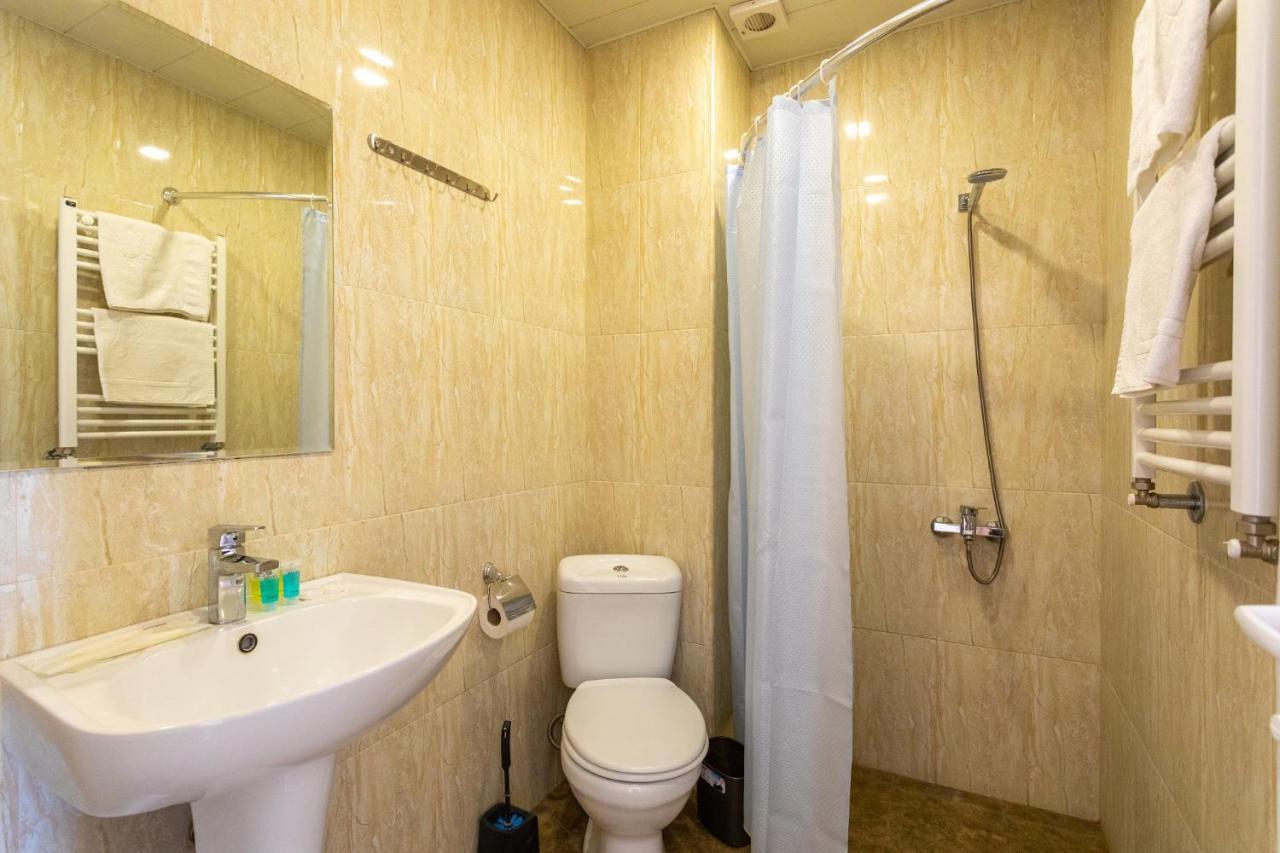 Hotel Phasis Kutaisi Ngoại thất bức ảnh
