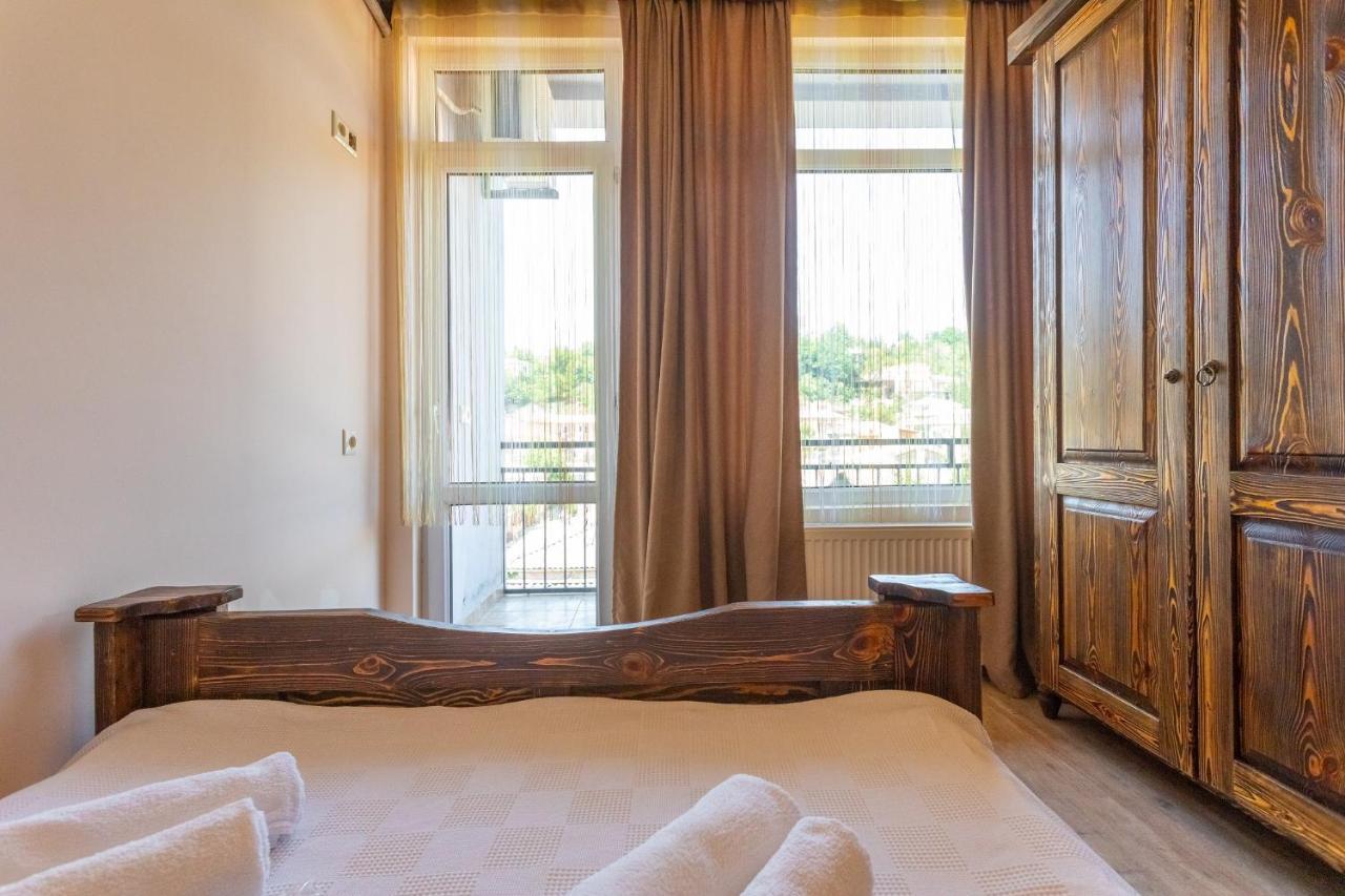 Hotel Phasis Kutaisi Ngoại thất bức ảnh