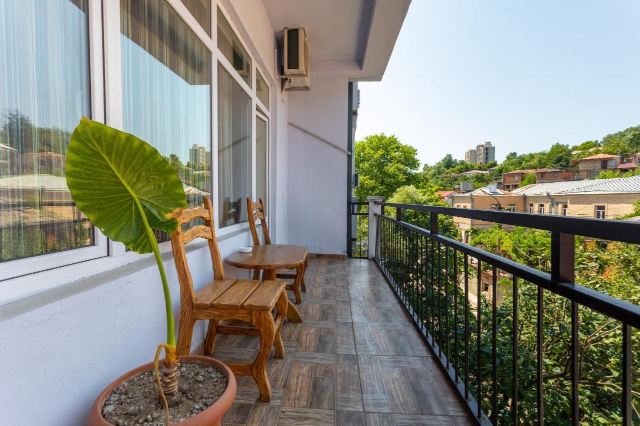 Hotel Phasis Kutaisi Ngoại thất bức ảnh