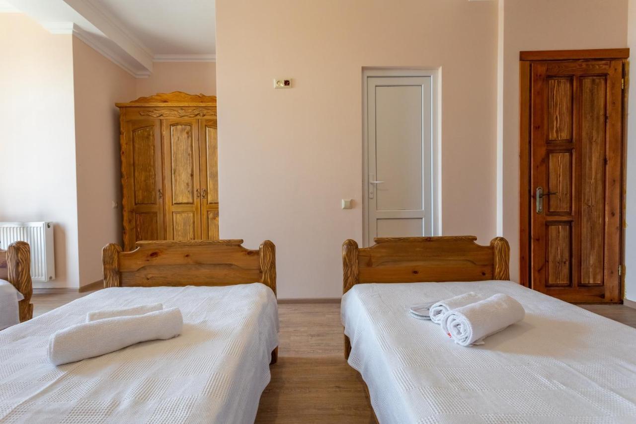 Hotel Phasis Kutaisi Ngoại thất bức ảnh