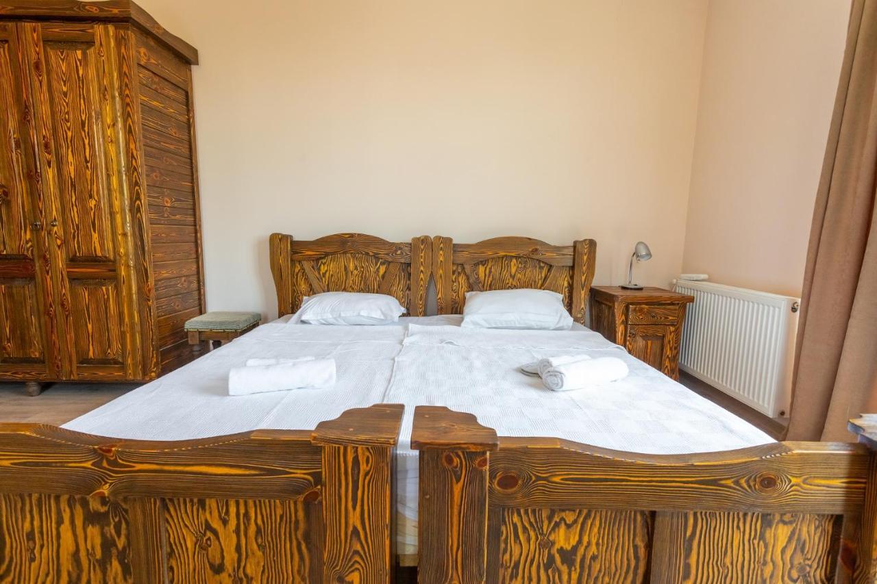 Hotel Phasis Kutaisi Ngoại thất bức ảnh