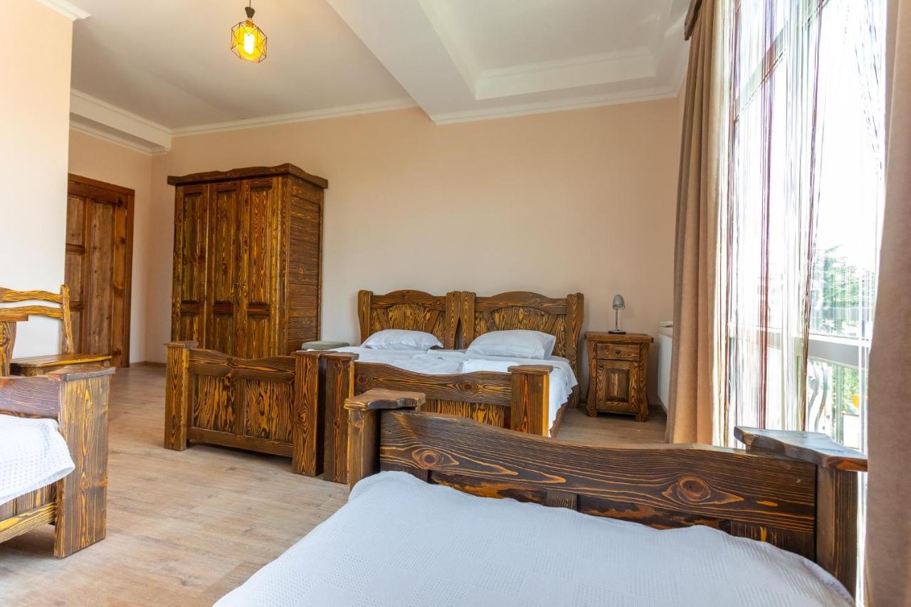 Hotel Phasis Kutaisi Ngoại thất bức ảnh