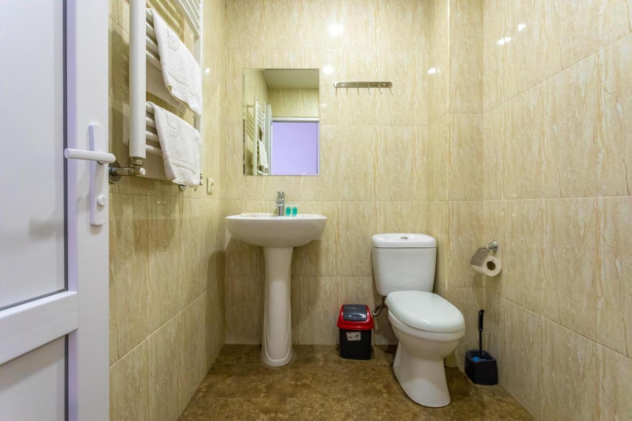 Hotel Phasis Kutaisi Ngoại thất bức ảnh