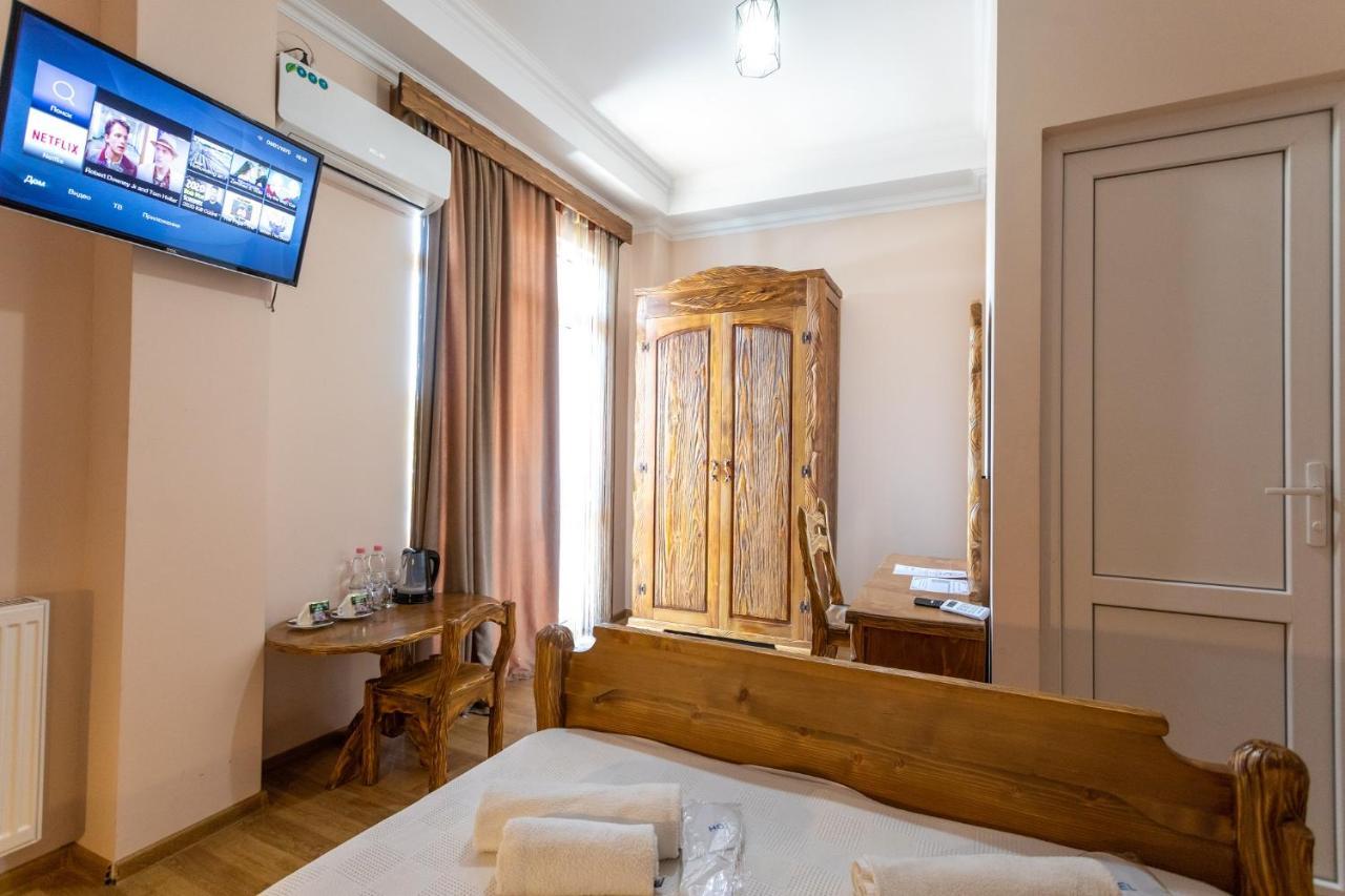 Hotel Phasis Kutaisi Ngoại thất bức ảnh