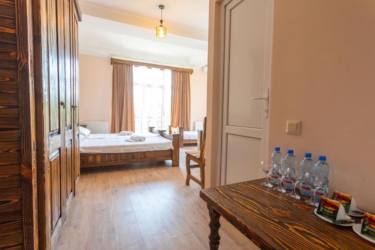 Hotel Phasis Kutaisi Ngoại thất bức ảnh