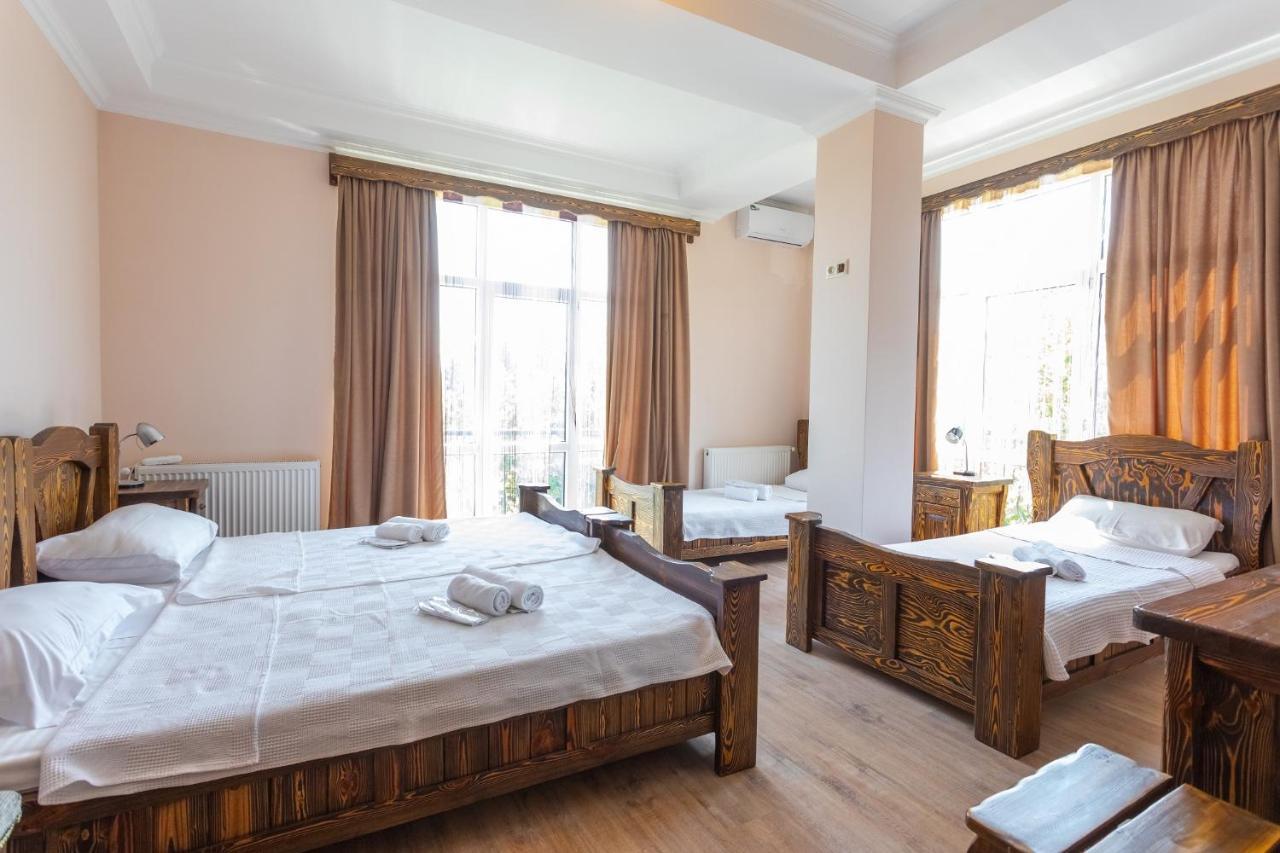 Hotel Phasis Kutaisi Ngoại thất bức ảnh