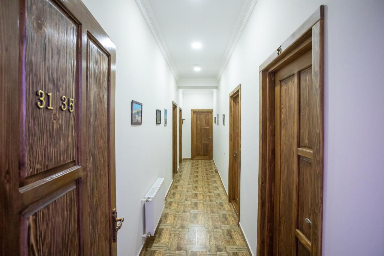 Hotel Phasis Kutaisi Ngoại thất bức ảnh