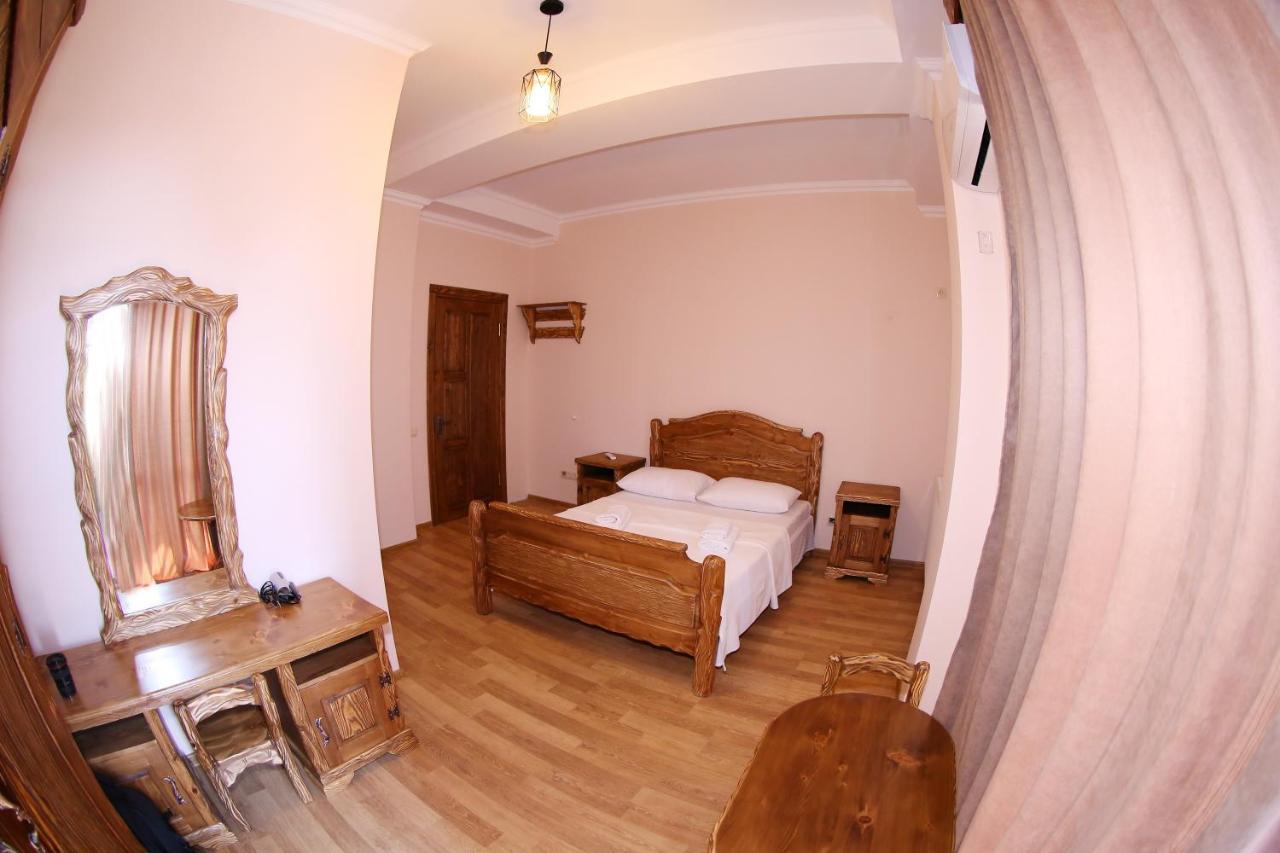 Hotel Phasis Kutaisi Ngoại thất bức ảnh