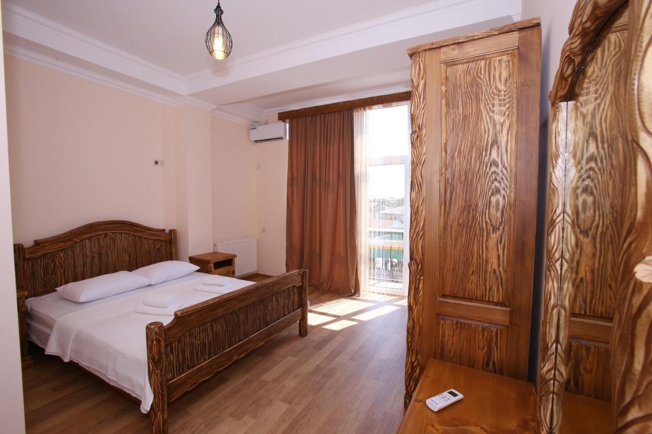 Hotel Phasis Kutaisi Ngoại thất bức ảnh