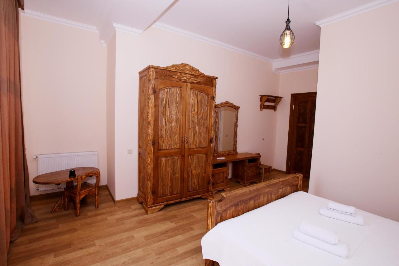 Hotel Phasis Kutaisi Ngoại thất bức ảnh